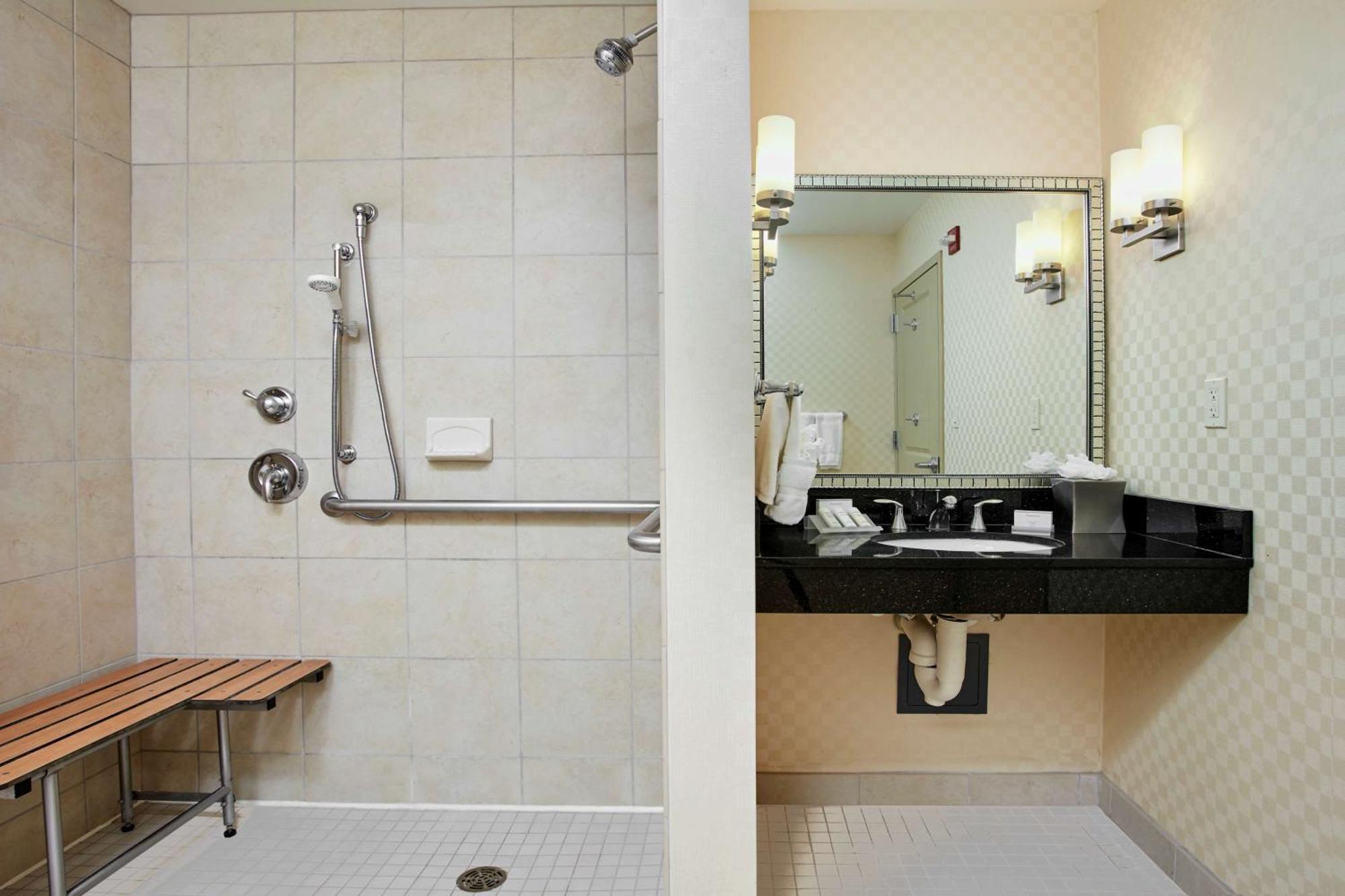 Hilton Garden Inn Rockville - Gaithersburg Екстериор снимка