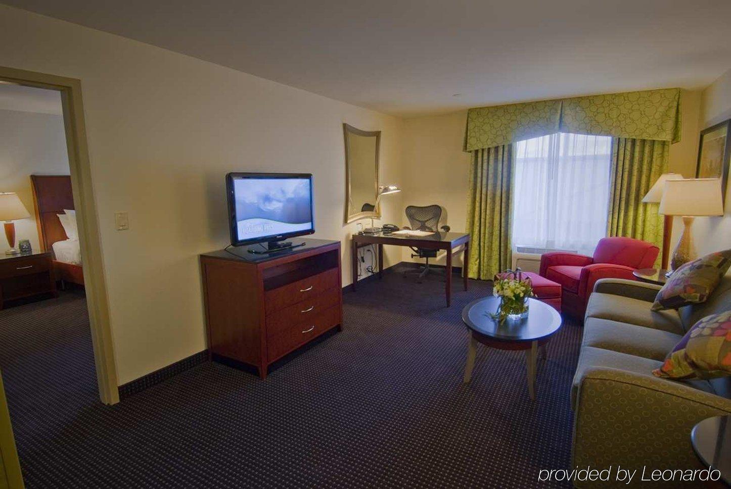 Hilton Garden Inn Rockville - Gaithersburg Стая снимка